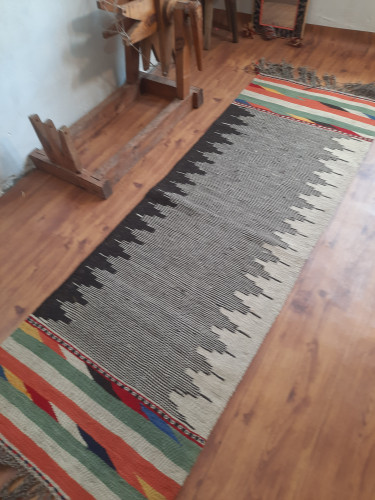 گلیم دستبافت کناره